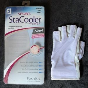 Women’s left hand small golf glove
